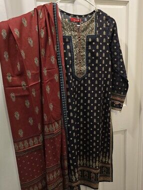 Zeen3 Piece Black & Maroon Lawn Suite In Size 10 (SMALL) New